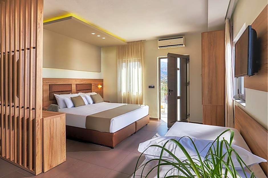 Photo 1 of 6 of Quadruple Room
