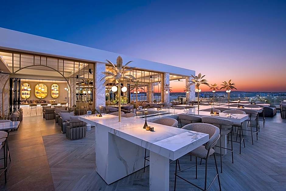 Adams Beach Hotel & Spa