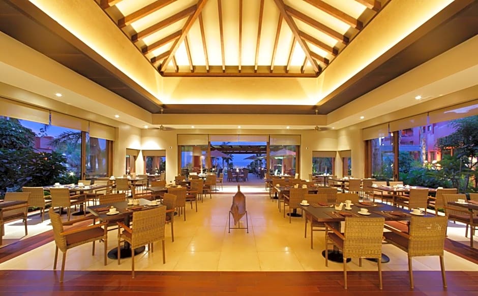 Asia Gardens Hotel & Thai Spa, a Royal Hideaway Hotel