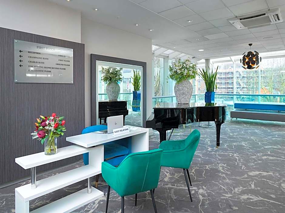 Novotel London West