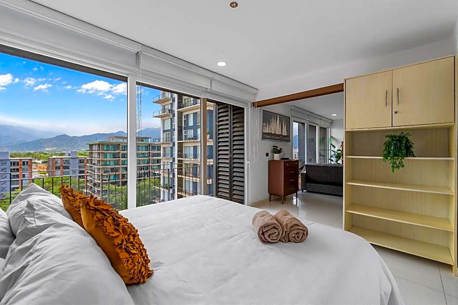 Monyxbnb at Zoho Skies