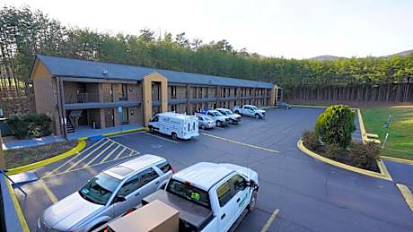Columbus Inn and Suites