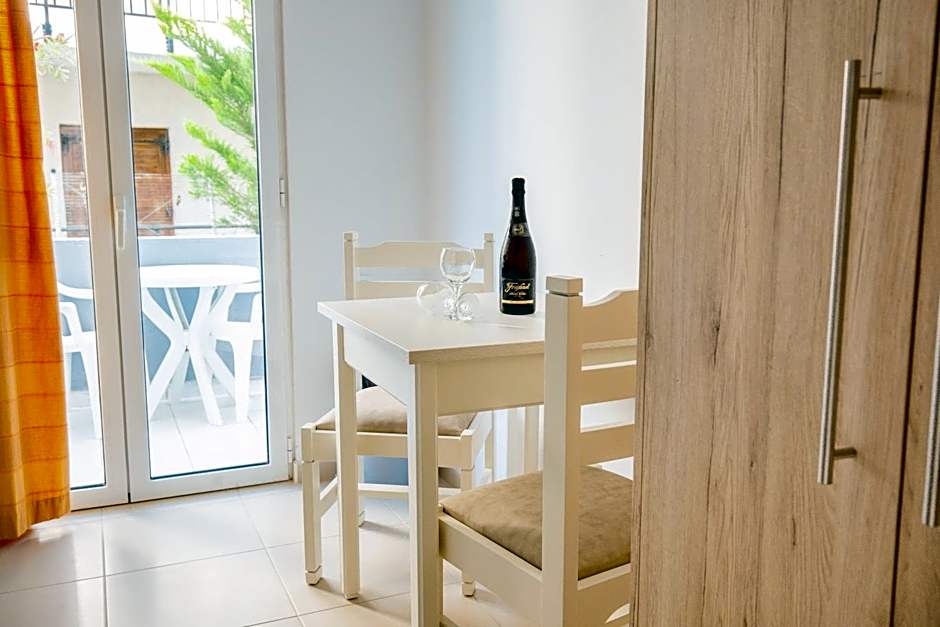 Mastorakis Hotel and Studios