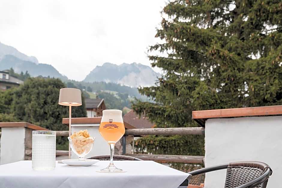 Al Plan, A mountain moving hotel