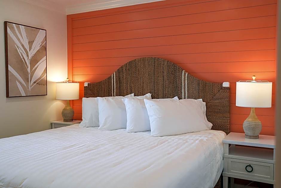 Photo 1 of 9 of 1 King Bed Suite, Balcony