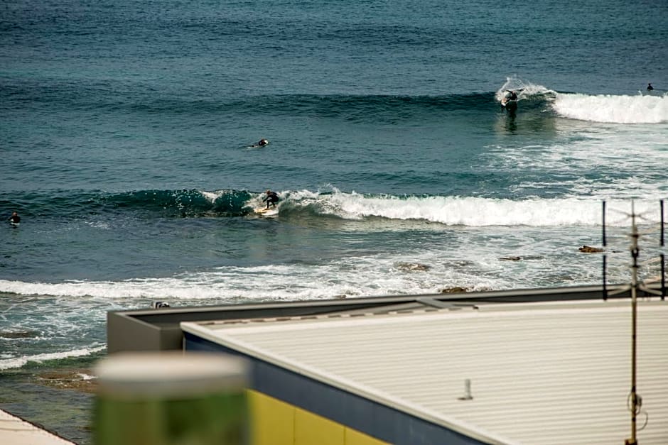 Newcastle Beach Hotel