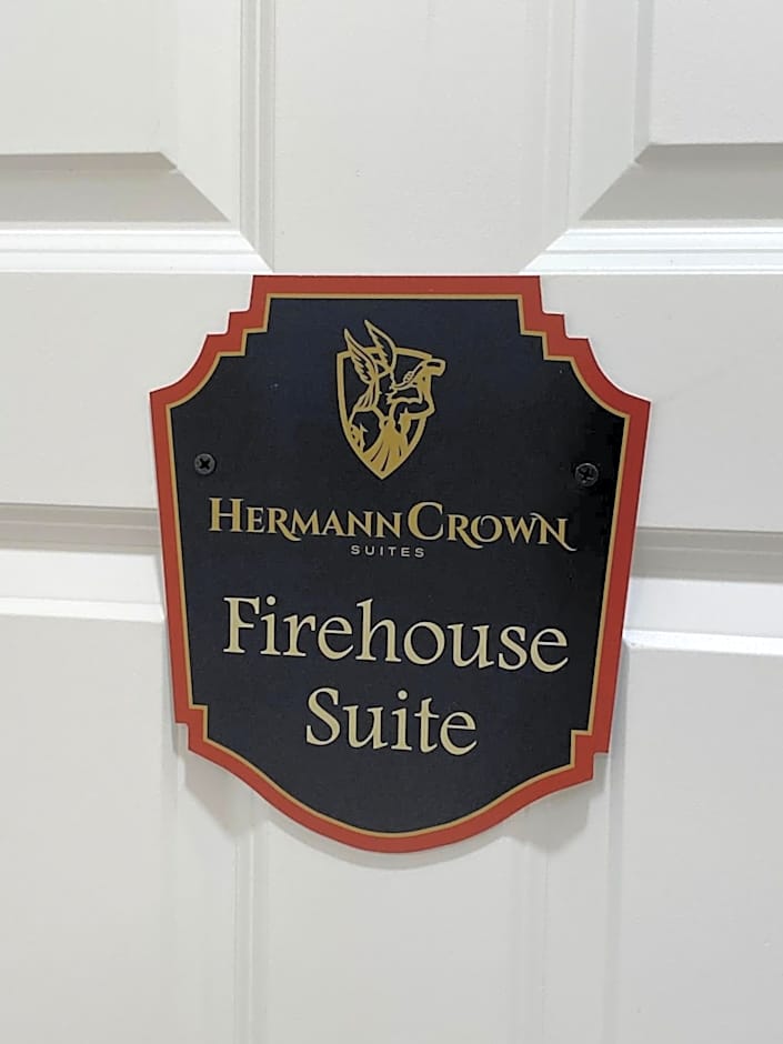 Hermann Crown Suites