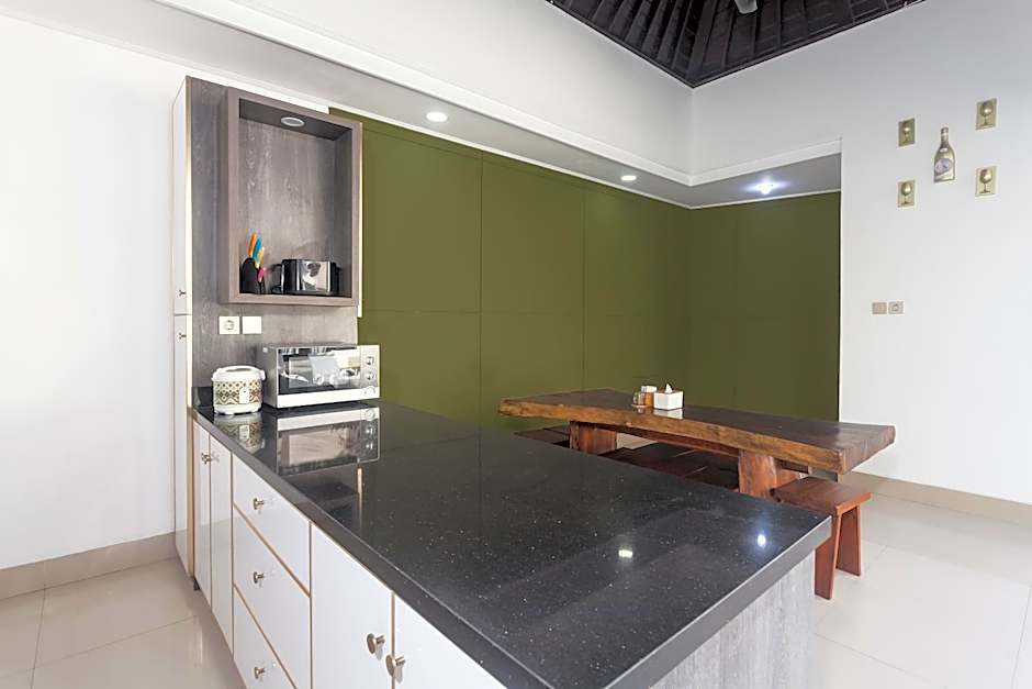 Maja Villa Batubelig by GenuineHost