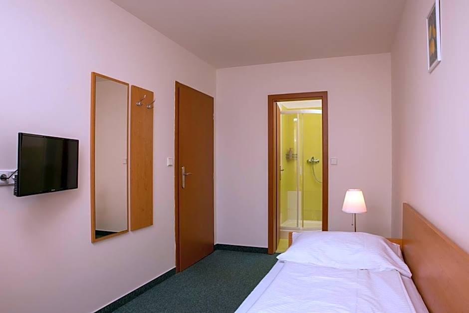 Hotel Kanarek