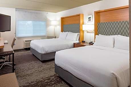 Queen Room - Hearing Accessible Roll in Shower/Non-Smoking