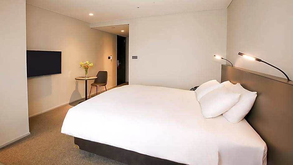 WesternLife Hotel