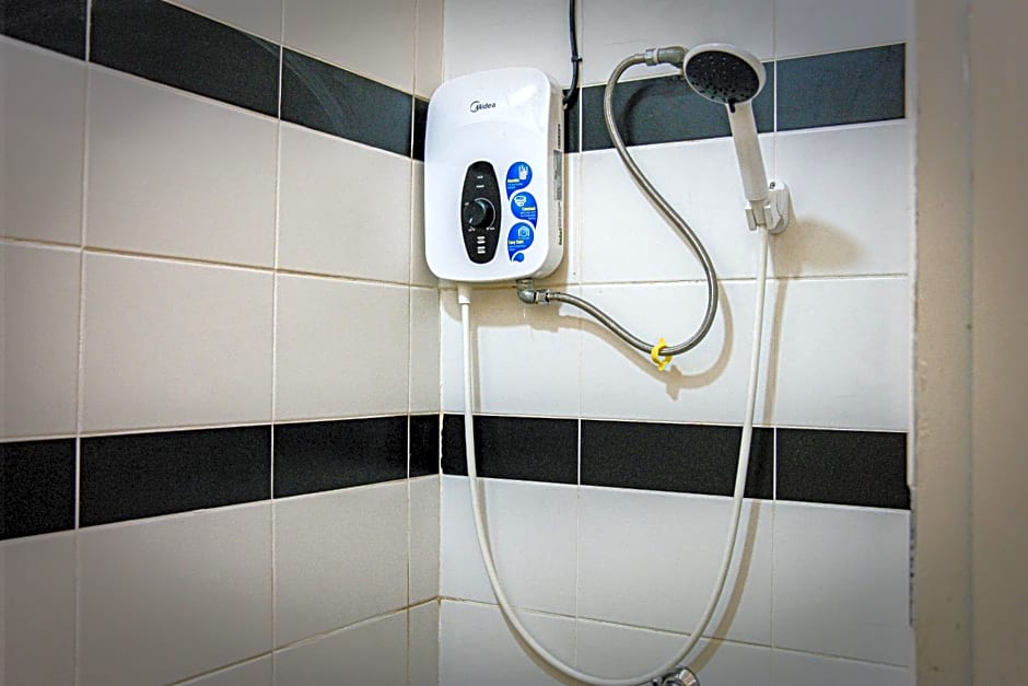 Upspot Kuching Waterfront Premium Hostel