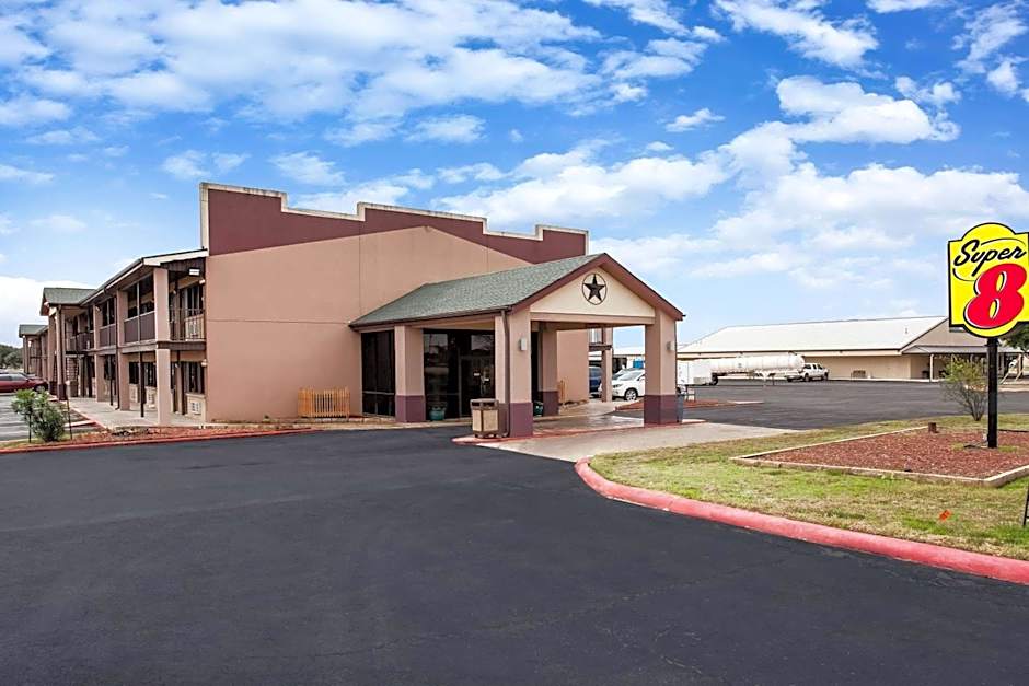 Super 8 by Wyndham Giddings