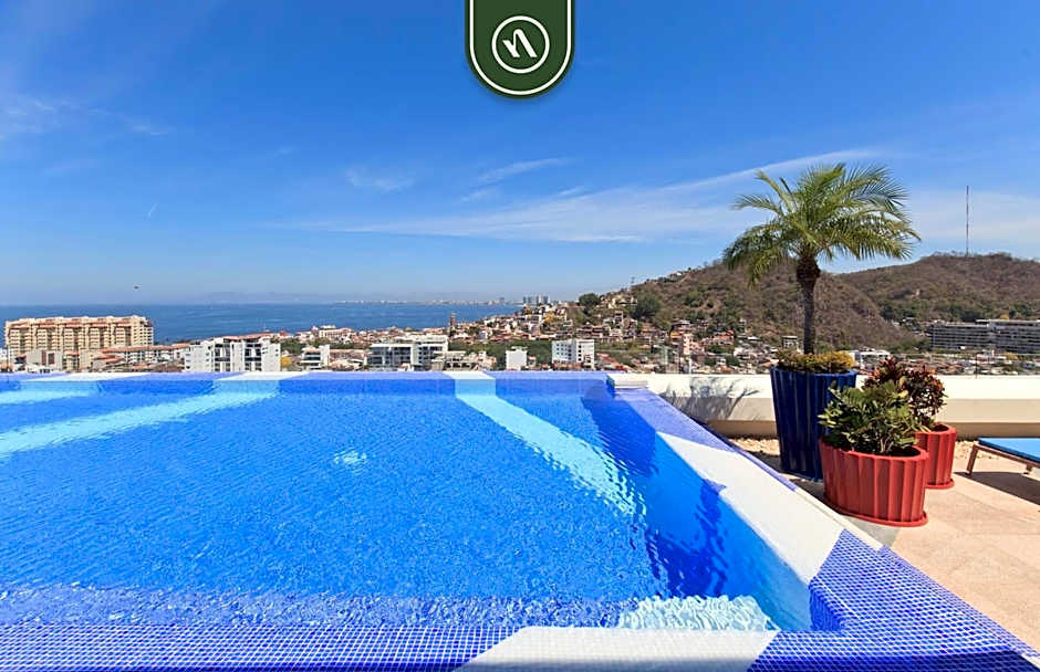 Great Apartment with Rooftop Pool