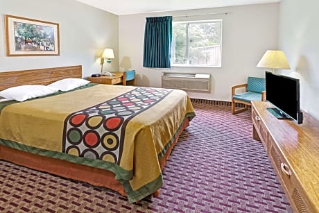 Queen Room - Disability Access/Non-Smoking