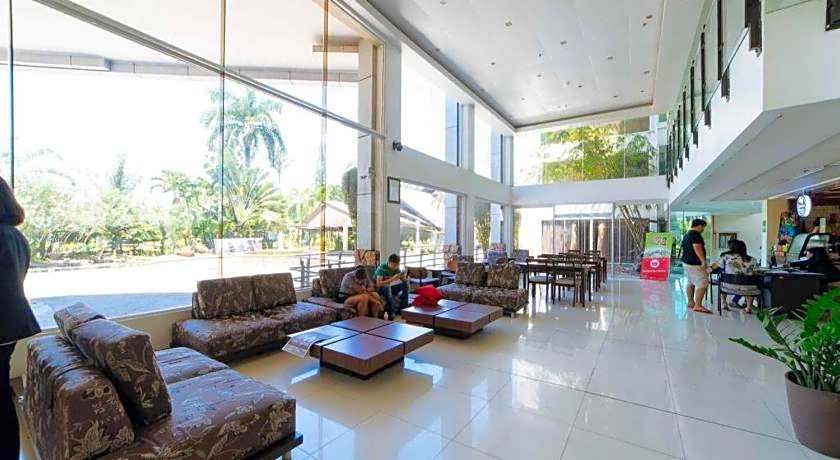 The Ritz Hotel at Garden Oases (Multiple-Use Hotel)