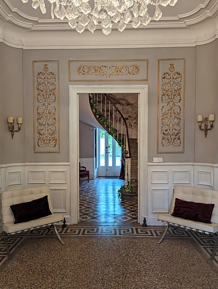 Chateau de Thuries