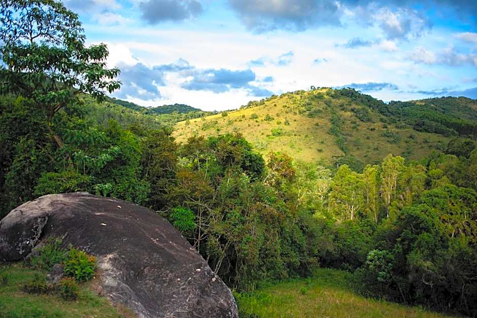 Pousada Pedra da Mata chalés na montanha