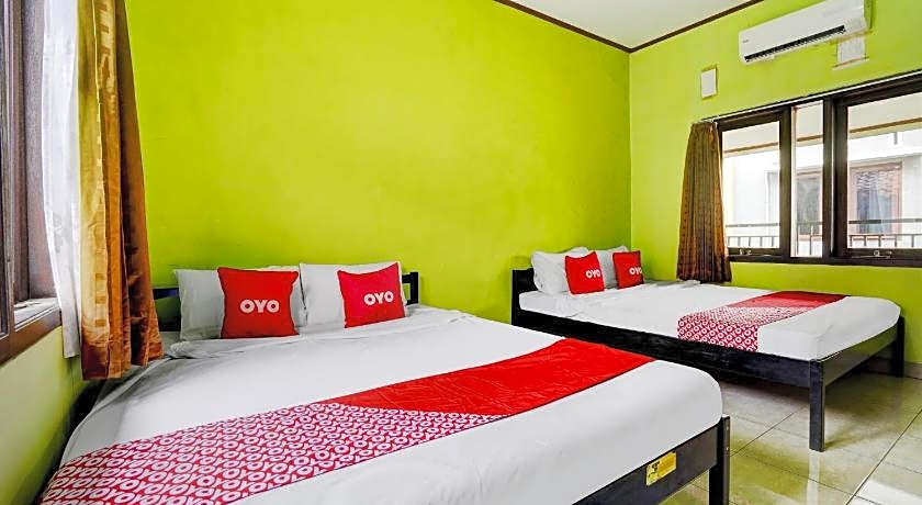 Vaccinated Staff - OYO II3676 Wisma Al-fahmi Syariah