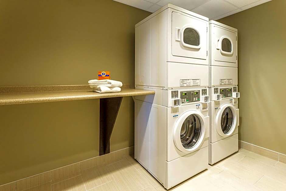 Microtel Inn & Suites By Wyndham Whitecourt