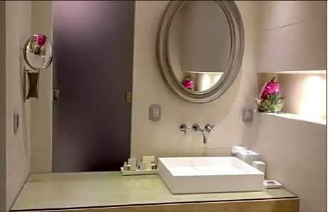 LA ESQUINA DELUXE FULL