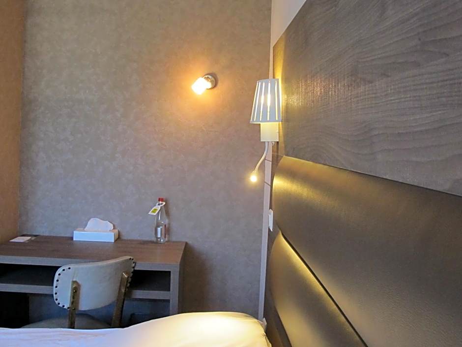 Logis Hôtel Deshors-Foujanet