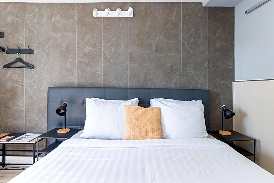 Hotel Entree - View of Canal Bruges