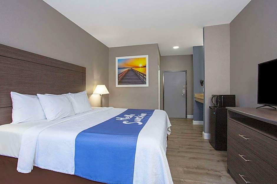 Days Inn by Wyndham Chesapeake