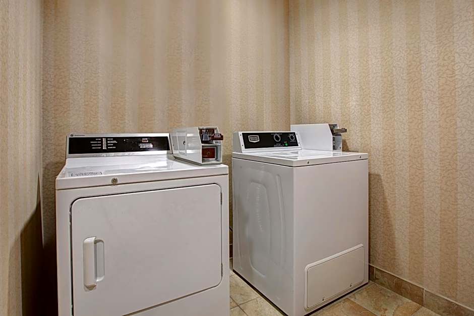 Days Inn & Suites by Wyndham Collingwood