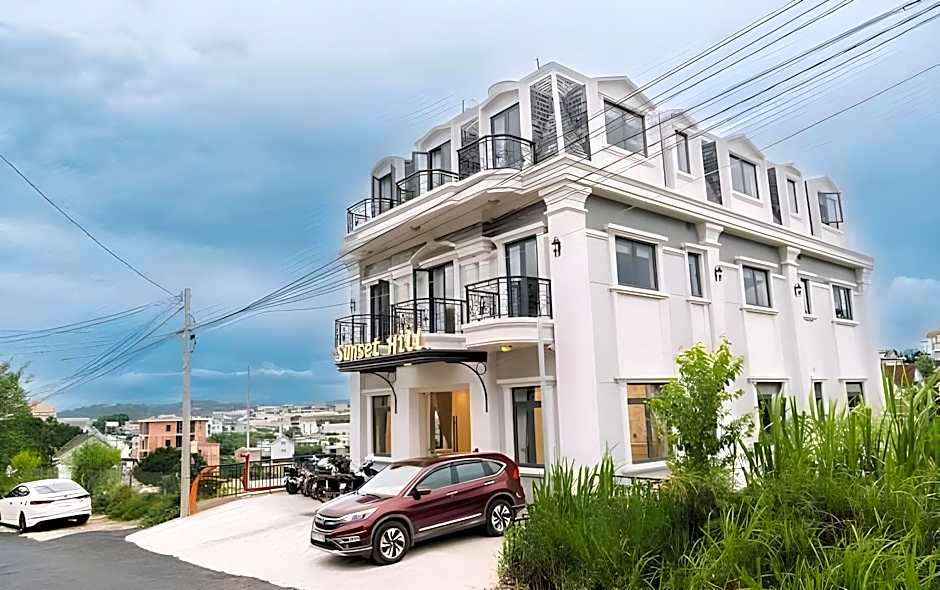 Sunset Hill Hotel