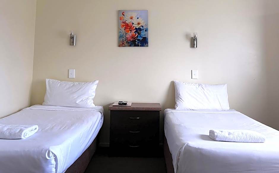 Devonwood Motel