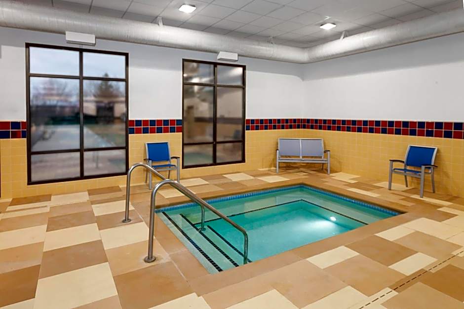 Hampton Inn & Suites Alexandria
