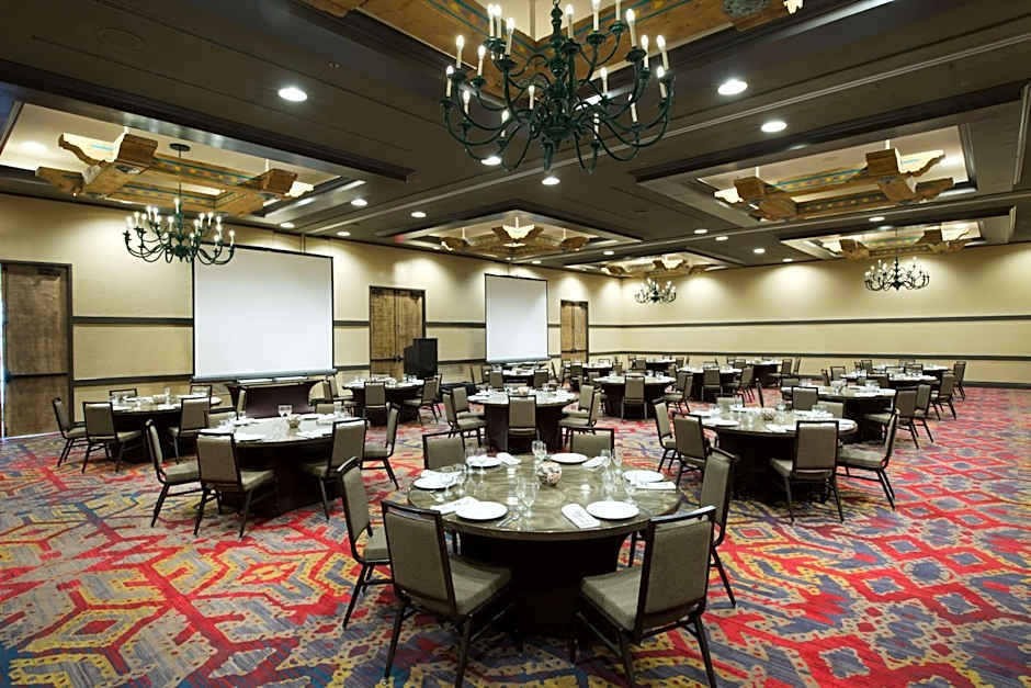 Hilton Santa Fe Historic Plaza