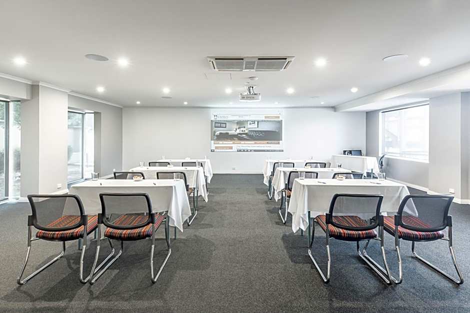 The Waverley International Hotel