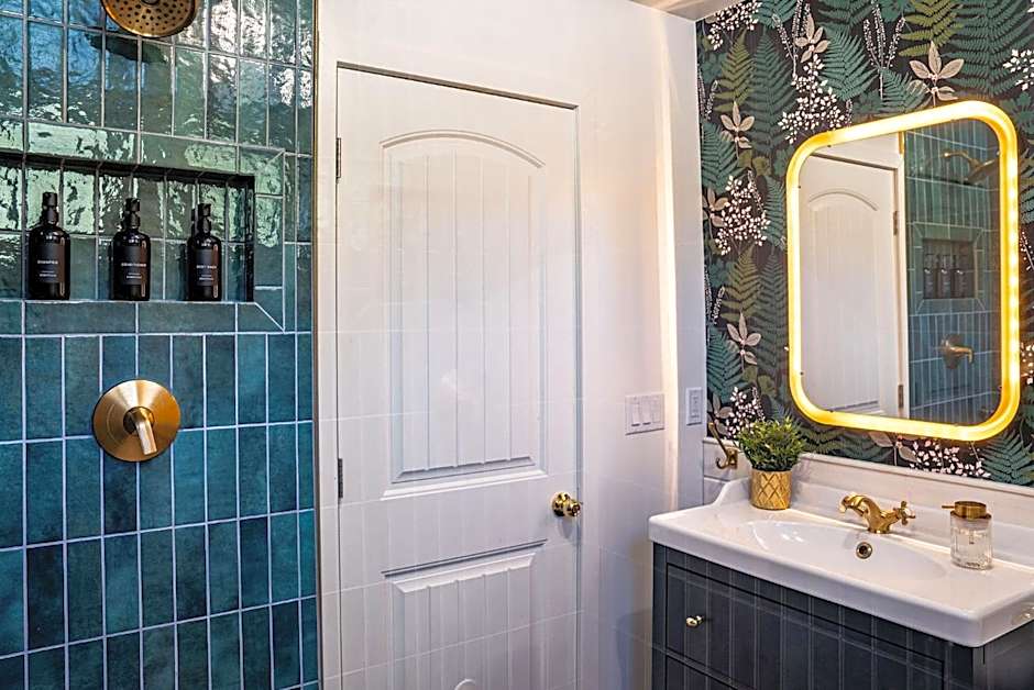 The Downtown Hive by Revelstoke Vacations