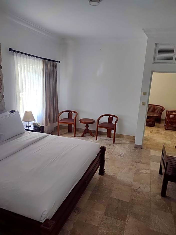 Sari Bunga Hotel - Legian, walking distance to Legian Beach
