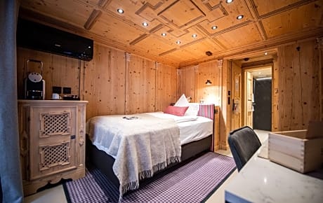 Single Room Chalet Style (1 Twin Bed)