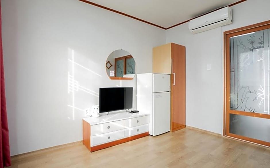 Donghae(mangsang) East House