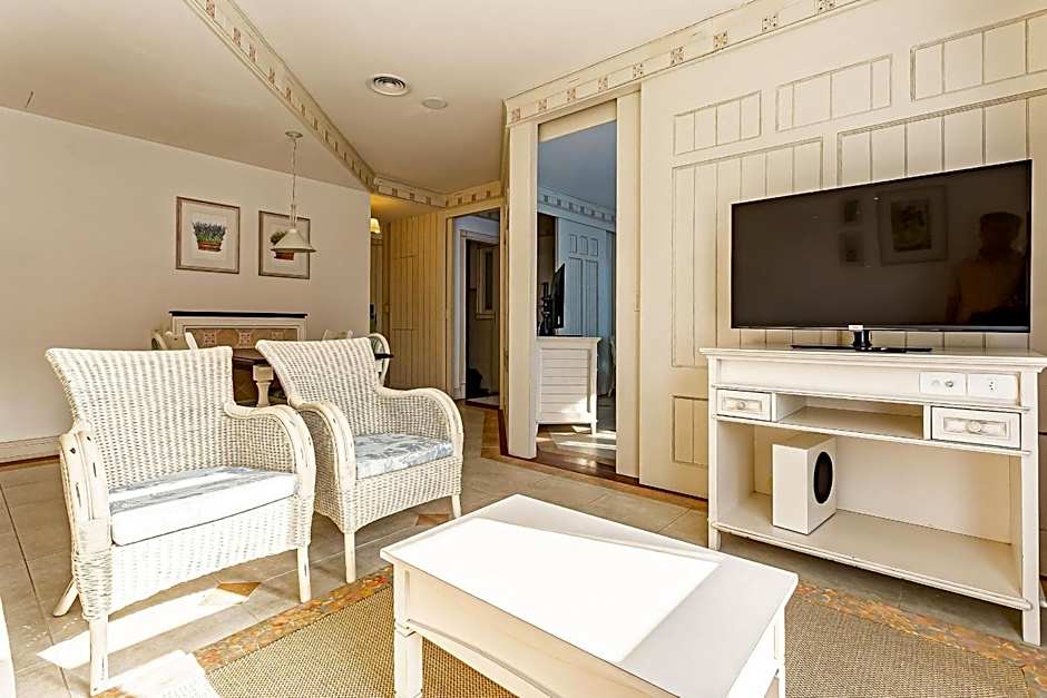 Beachfront Studios at IL Campanario Resort ILCTOP