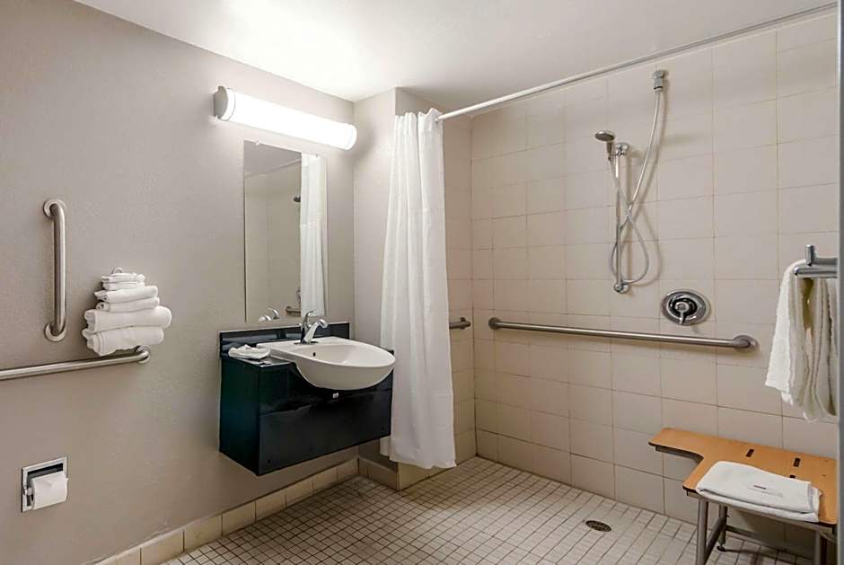 Motel 6-Laredo, TX - North I-35