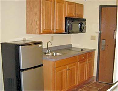 Hometown Inn & Suites