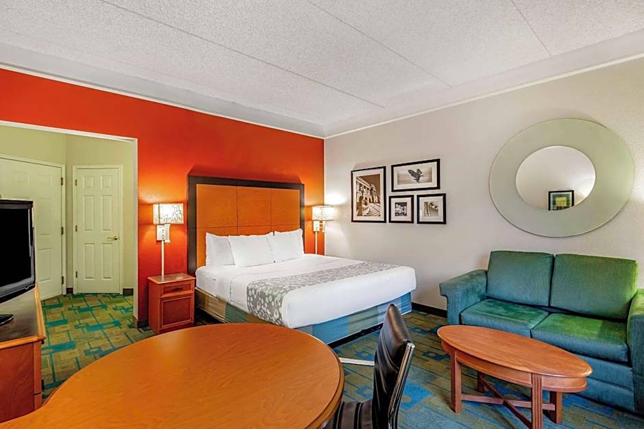 La Quinta Inn & Suites by Wyndham Fremont / Silicon Valley