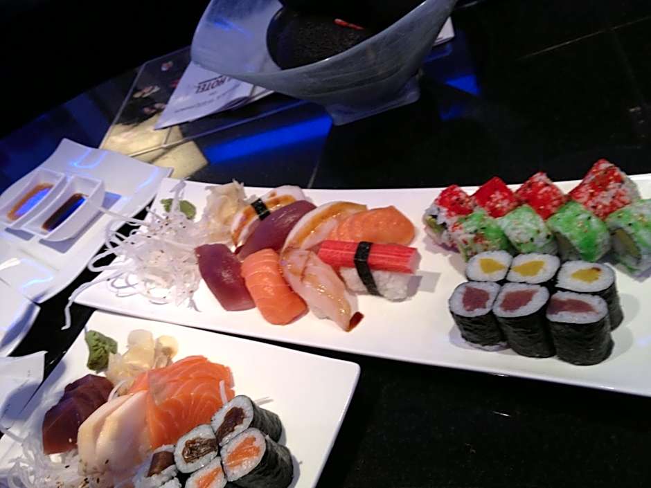 Yumi Hotel Sushi-Steaks & Friends