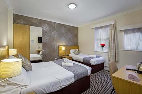 Triple Room with Private Bathroom