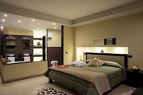 Manhattan Village Hotel