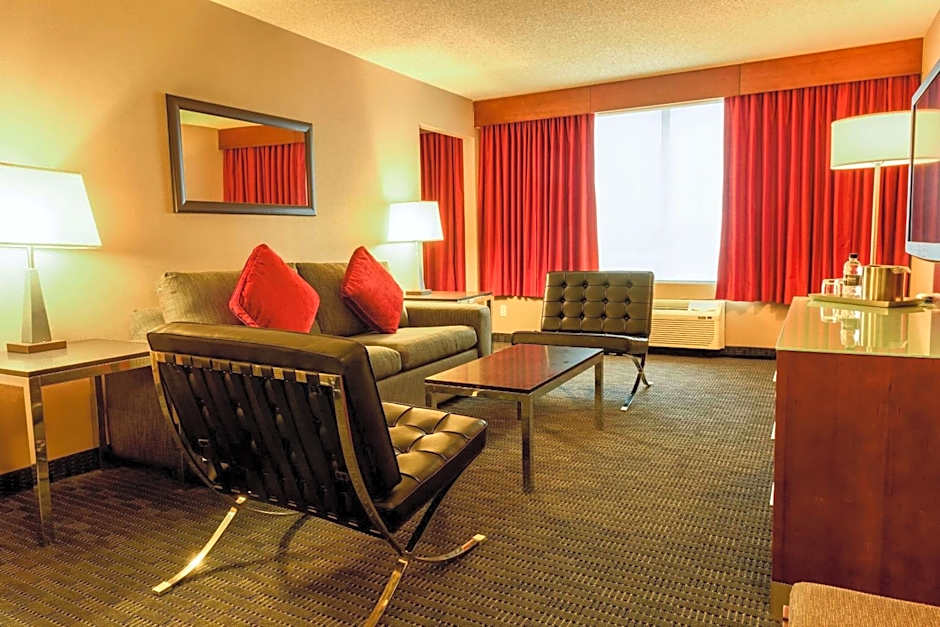 Radisson Hotel & Suites Fort Mcmurray