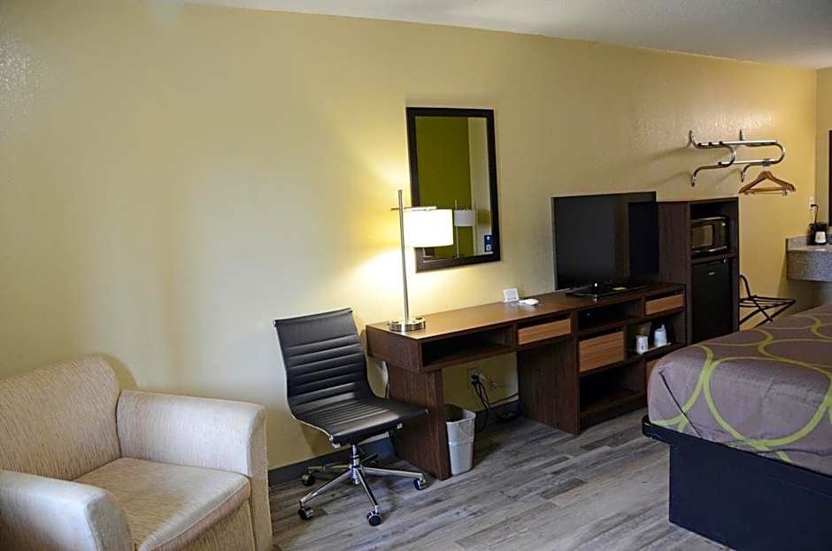 Super 8 by Wyndham Lafayette / Purdue Area