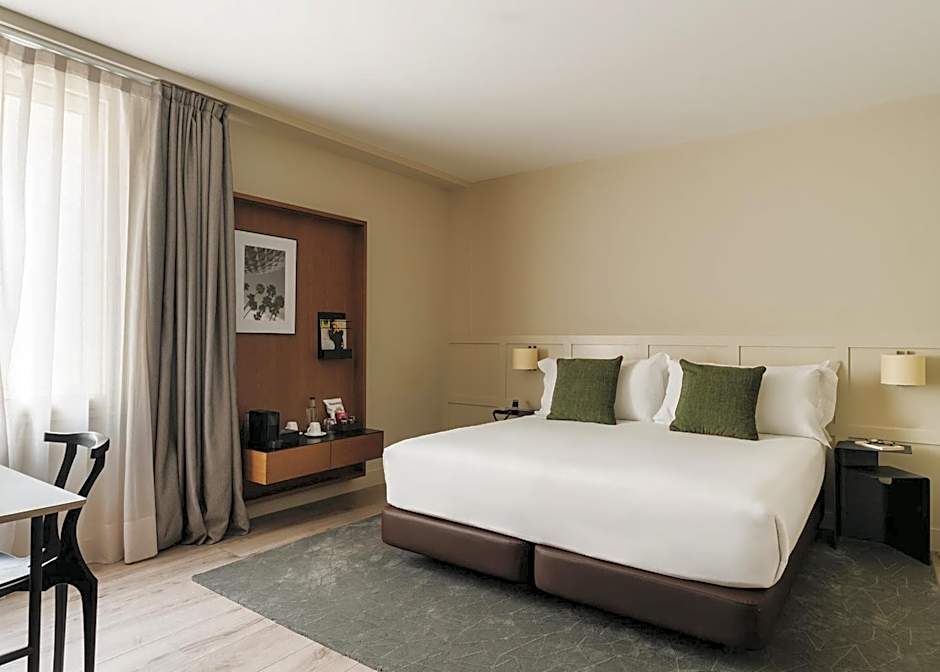 Gallery Hotel