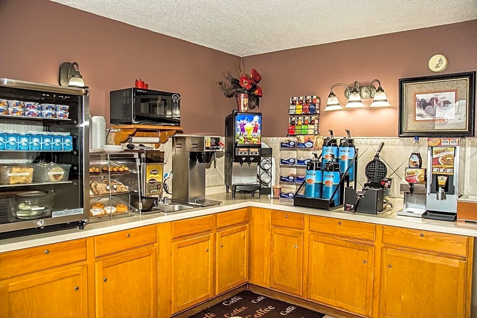 Americas Best Value Inn & Suites Detroit Lakes