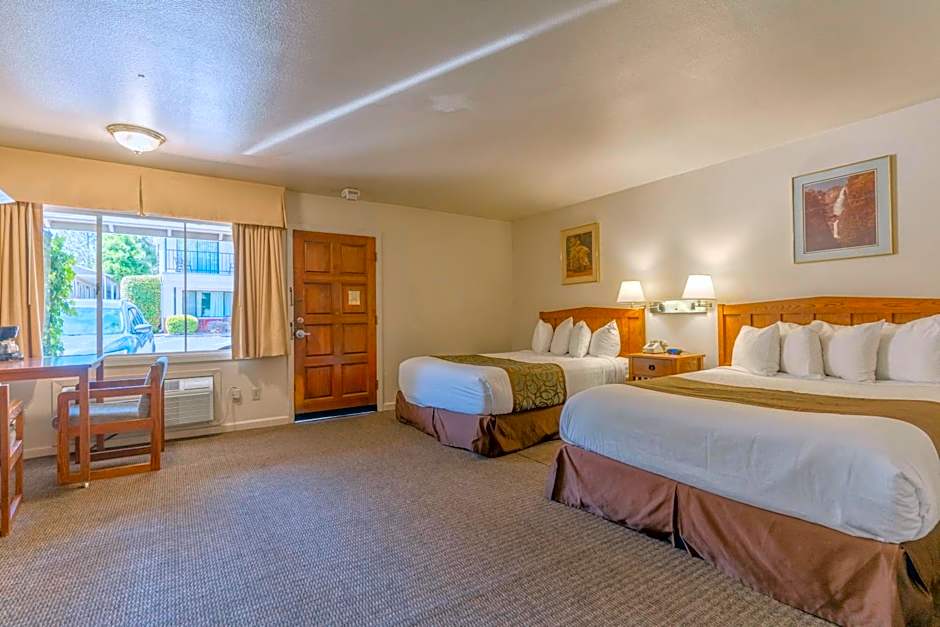 Mariposa Lodge